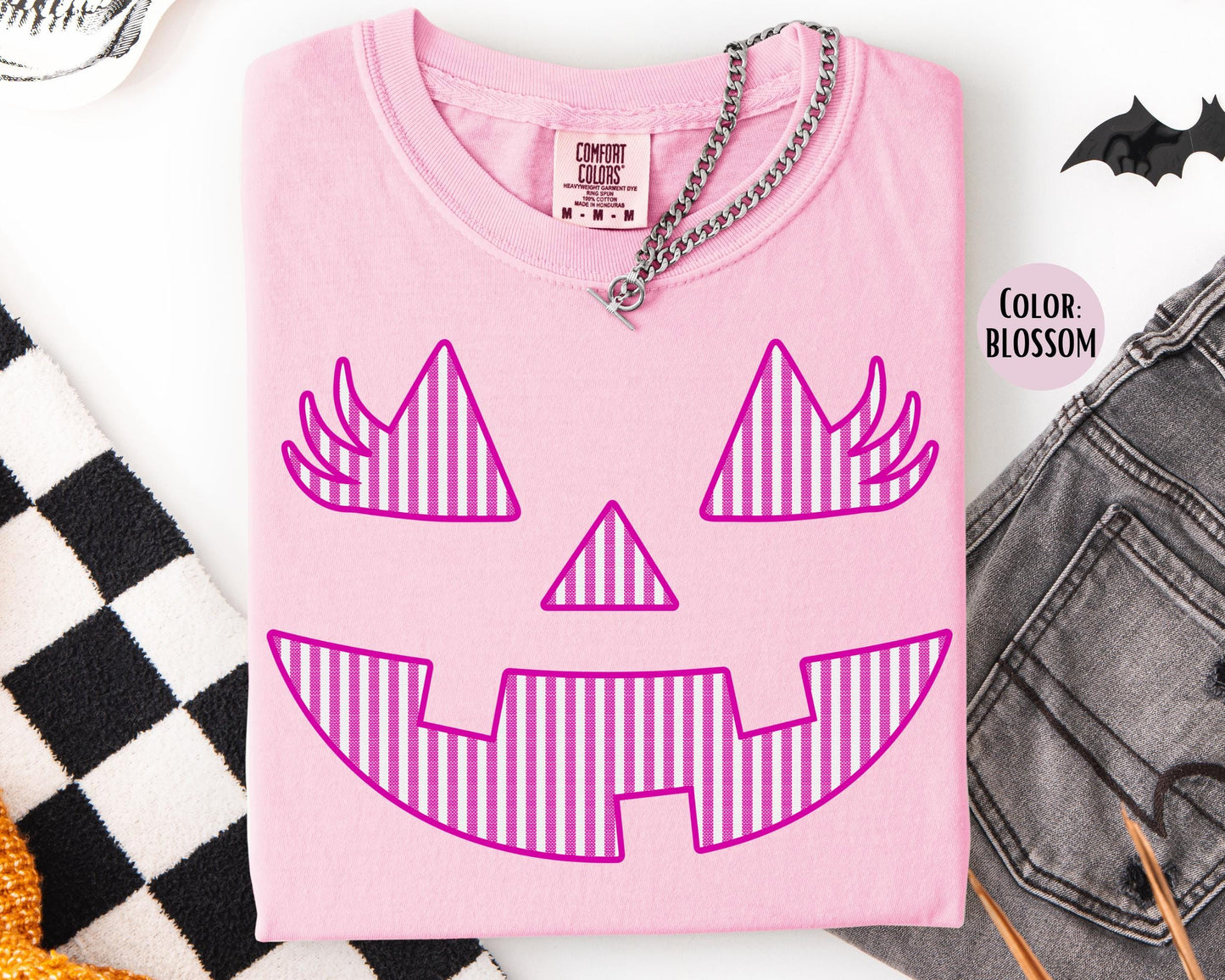 Comfort Colors Pink Pumpkin Shirt: Girly Halloween Lashes